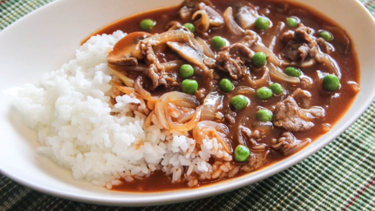 Resep Nasi Hayashi, sajian kaldu daging lezat yang dituangkan di atas nasi