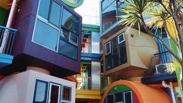 Reversible-Destiny-Lofts-Hunian-unik-Artistik-Ala-Jepang (4)