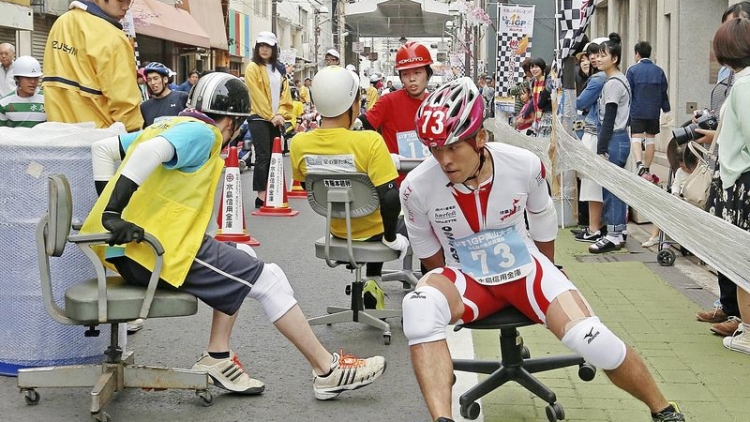 Seru! Di Jepang ada Isu-1 Grand Prix, balapan kursi kantor di jalanan! (1)