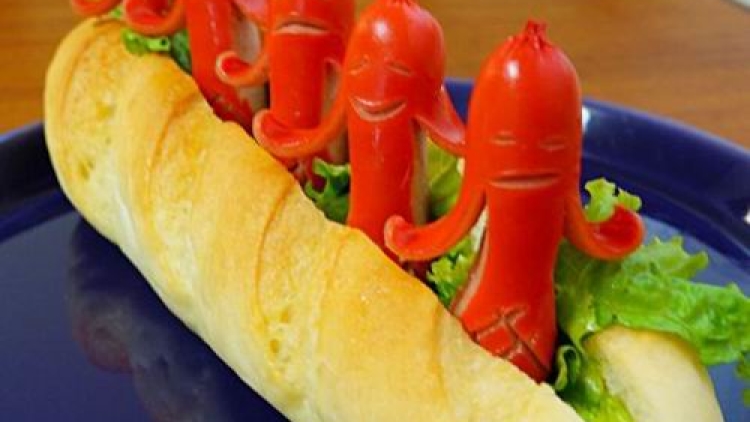 Sosis Berbentuk Orang Ini Sedang Trend di Jepang (1)