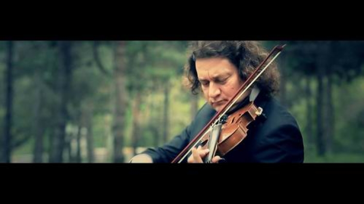 Suat Erdem, pemain biola dari Turki (1)