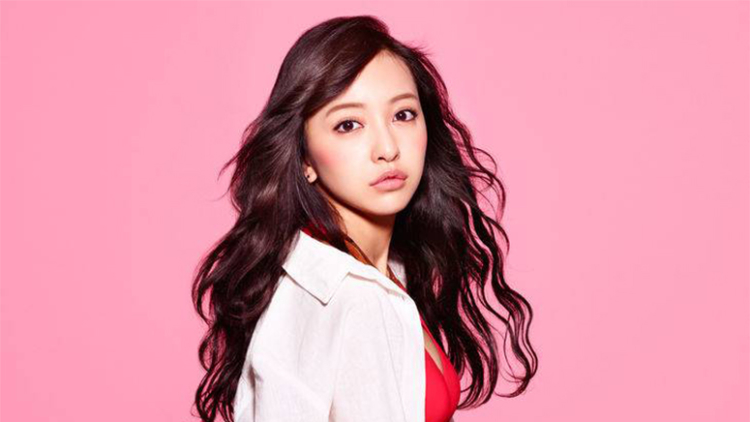 Tomomi Itano akan merilis lagu pesta yang menarik pada musim panas tahun ini Tomomi Itano akan merilis lagu pesta yang menarik pada musim panas tahun ini