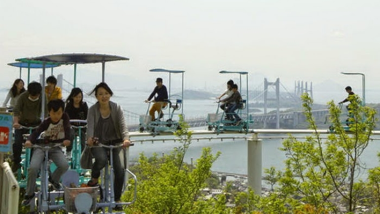 Uniknya Roller Coaster Bentuk Sepeda Jepang yang Mendebarkan (5)