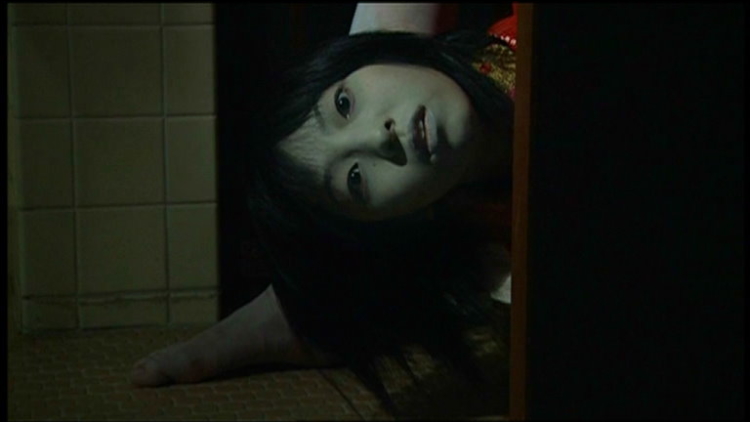 Video Seram  Akibat ke Toilet Malam-malam Sendirian (1)