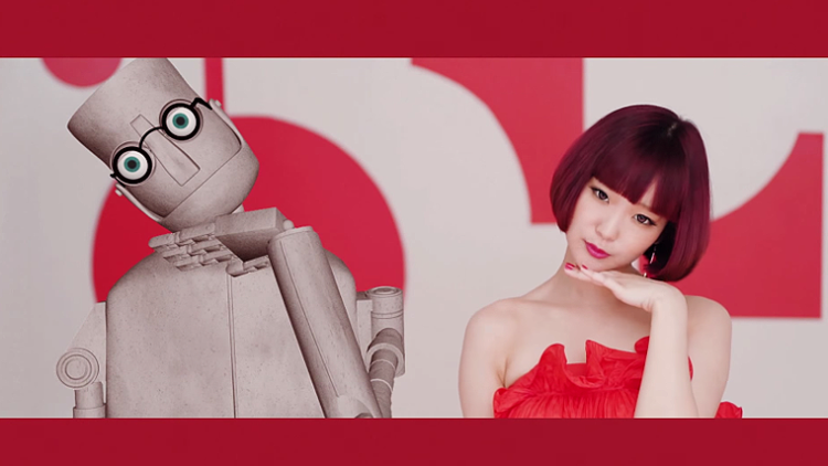 Video promosi singkat untuk lagu Lucky Girl dari Yunchi telah dirilis