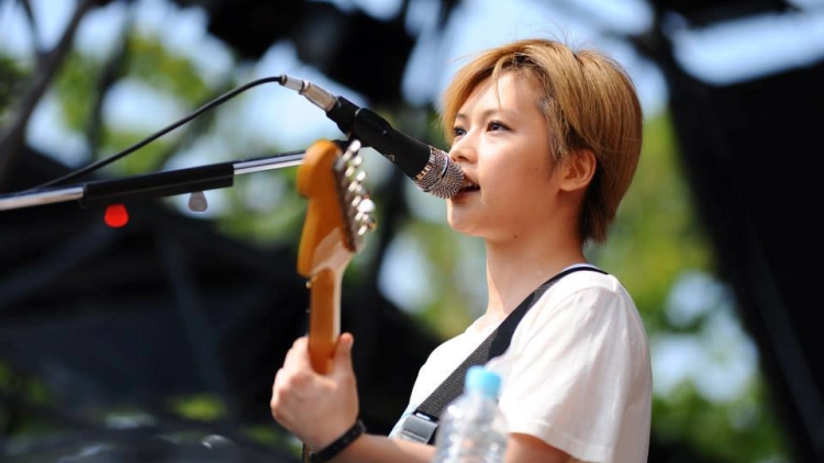 YUI mengumumkan pernikahan dan kehamilannya