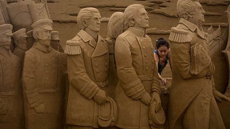 Yokohama-Seni-Memahat-pasir-raksasa (7)