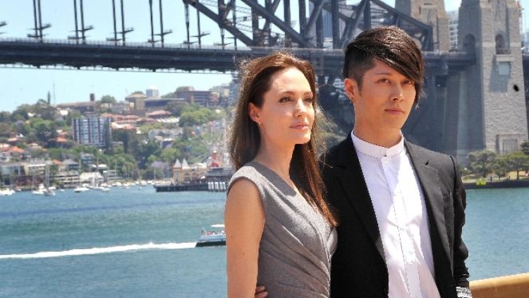 angelina-jolie-dan-miyavi_663_382