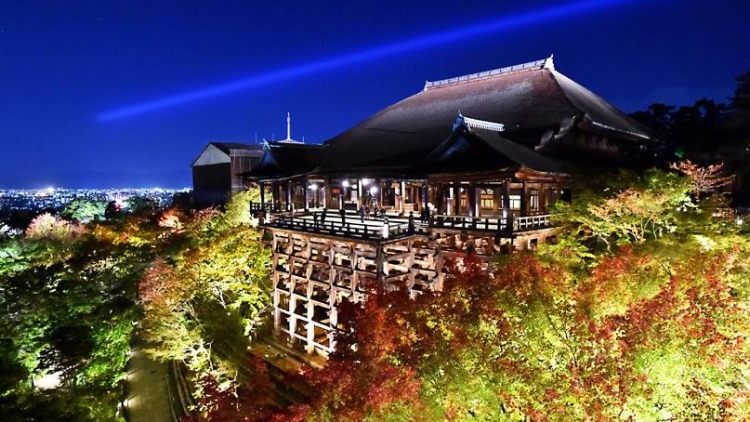 kiyomizudera night