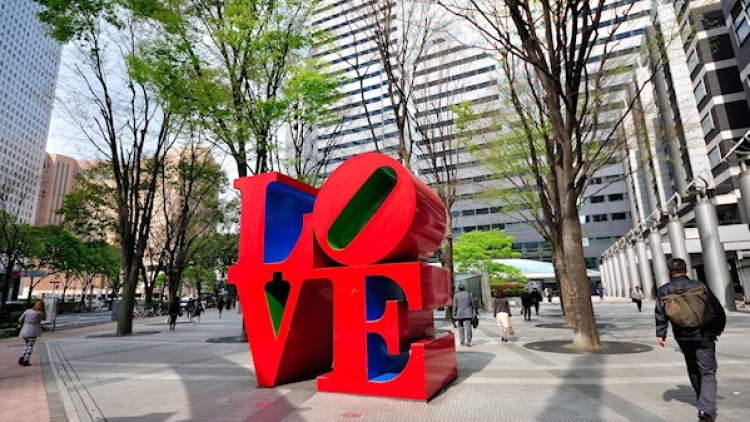 love-sculpture-shinjuku-iland