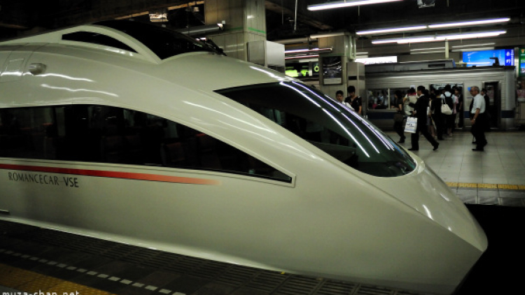 odakyu-romance-car-09