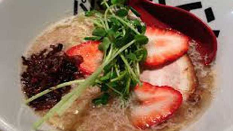 rumah-makan-di-jepang-tawarkan-ramen-stroberi-fkF rumah-makan-di-jepang-tawarkan-ramen-stroberi-fkF