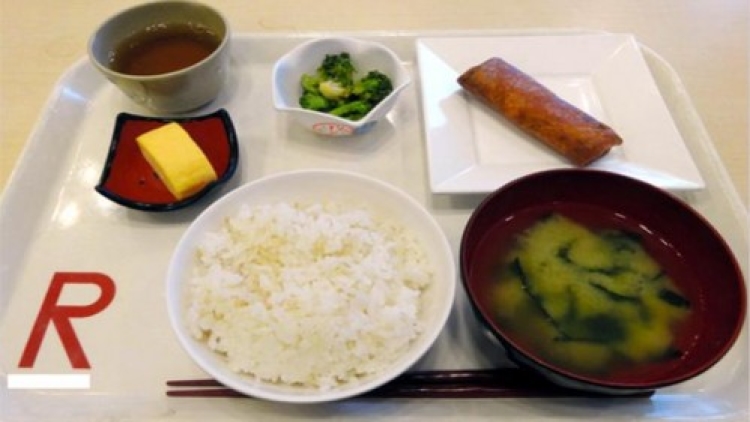 satu-set-makanan-pagi-di-sebuah-universitas-di-jepang_20150109_114759