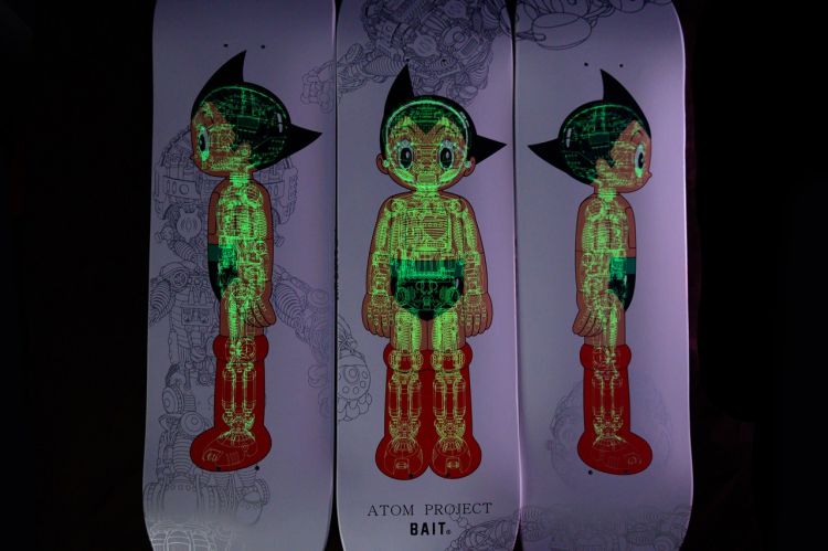 BAIT x Astro Boy x Atom Project Glow in the Dark Skate ( BAIT )