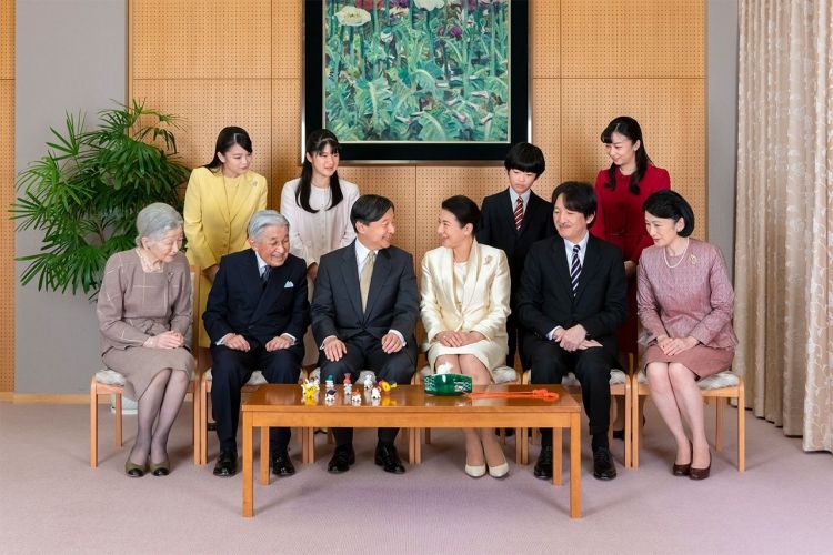 kaisar Jepang keluarga japanesestation.com