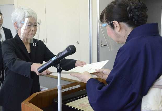 nenek Jepang lulus japanesestation.com
