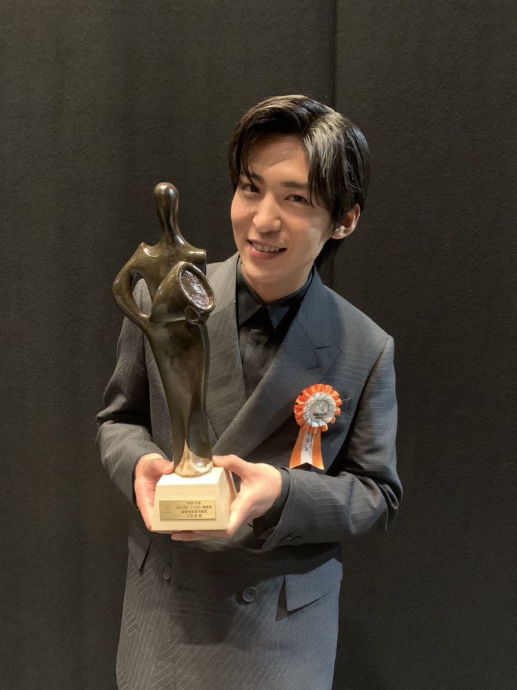 Ren Meguro Mencatat Sejarah Artis Smile Up Pertama yang Meraih Penghargaan Aktor Pemula Terbaik