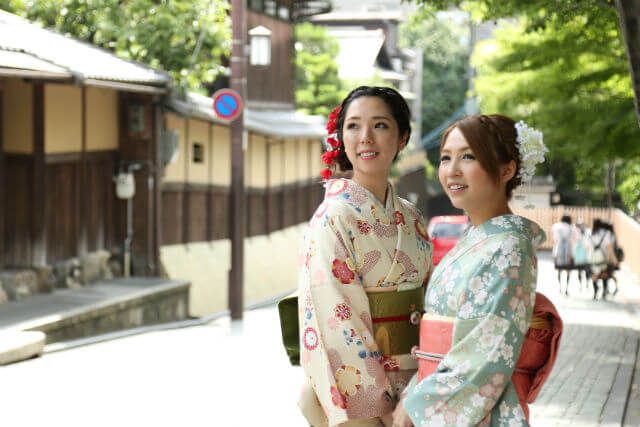 Penyewaan kimono di daerah Gion (Kimonoed)