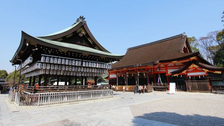 Yasaka Shrine (Japan Guide)