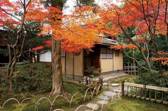 Pemandangan Urakuen saat musim gugur (Inuyama City Tourist Association)