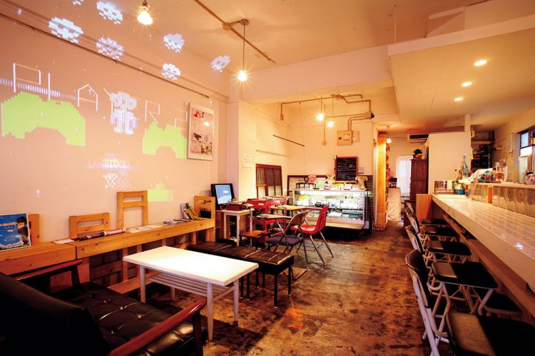 Suasanya bertema video game di 8bit Cafe (GaijinPot Travel).