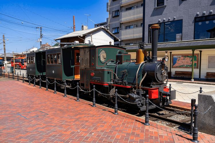 Botchan Train yang membawamu berkeliling Matsuyama (Visit Ehime Japan).