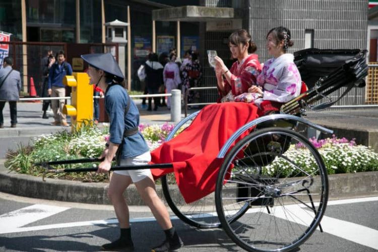 Berkeliling sekitaran Tokyo dengan jinrikisha (Tokyo Cheapo).