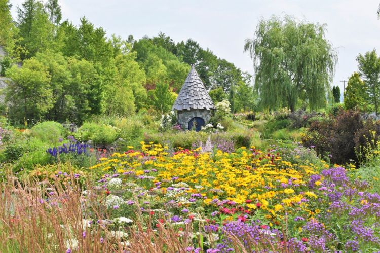 Gnomes Garden, tempat tinggal para kurcaci (Visit Hokkaido).