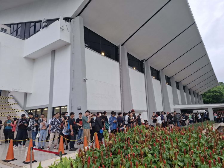 Suana antrian di Basketball Hall, GBK Senayan