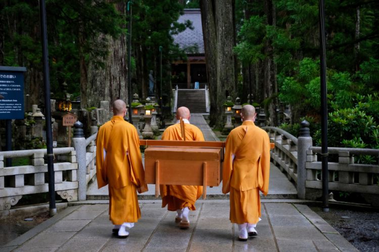 Koyasan menghadirkan ketenangan dan kesejukan yang berbeda (Visit Wakayama).