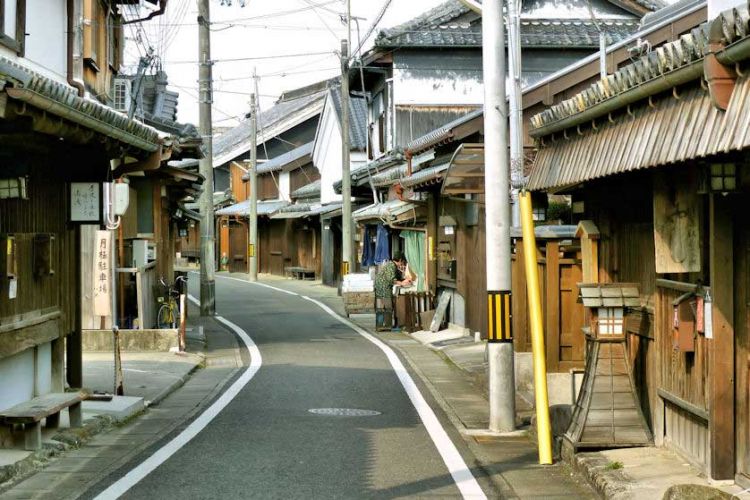 Jalanan di desa Yuasa, Prefektur Wakayama (Japan Experience).