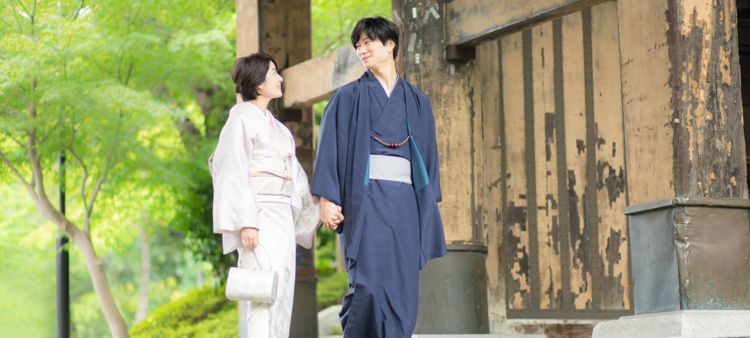 Sewa kimono couple di Vasara! (vasara-h.co.jp).