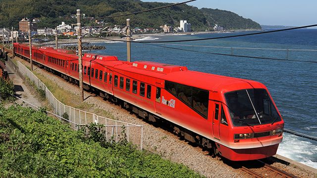 Kereta resor Izukyu Line (Izukyu)