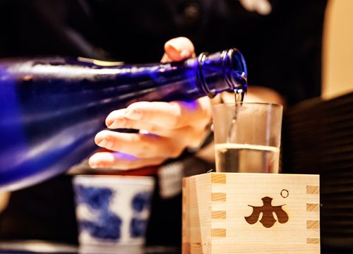 Sake istimewa dari Ponshukan (ponshukan.com).