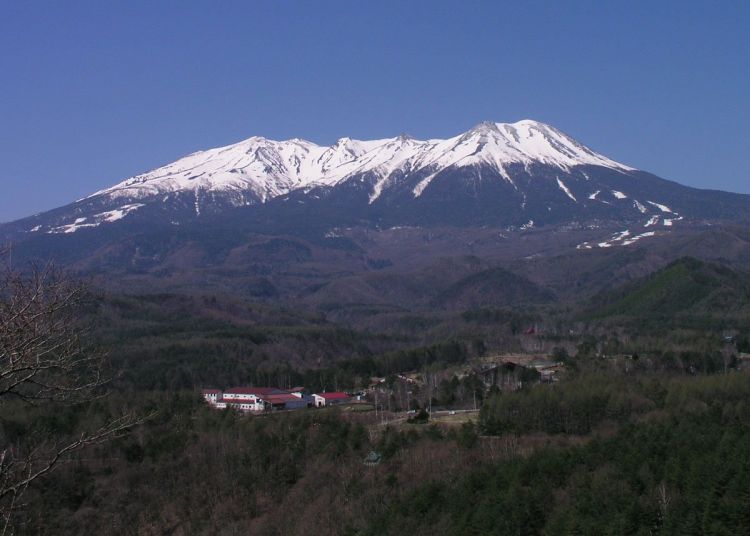 Pemandangan Gunung Ontake (Atsushi Ueda / Creative Commons via Japan Objects).