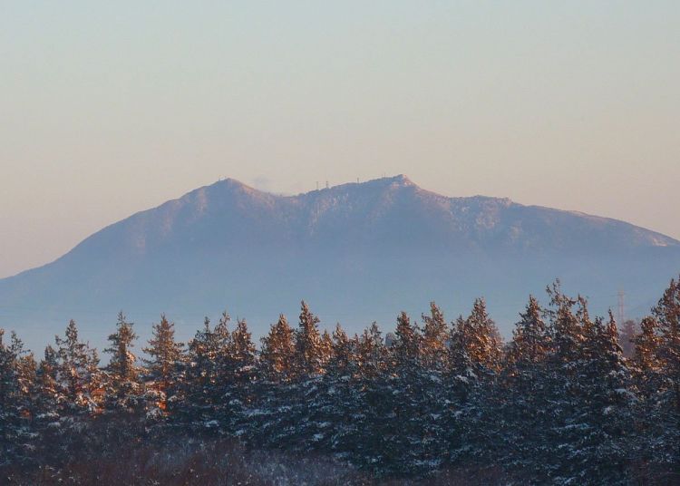 Pemandangan Gunung Tsukuba (ptrktn / Creative Commons via Japan Objects).