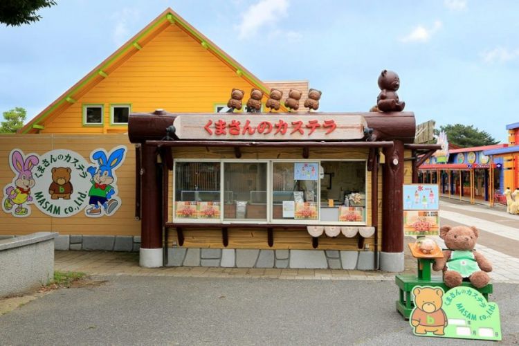 Kuma-san no Castella, salah satu toko makanan populer di Hitachi Seaside Park.