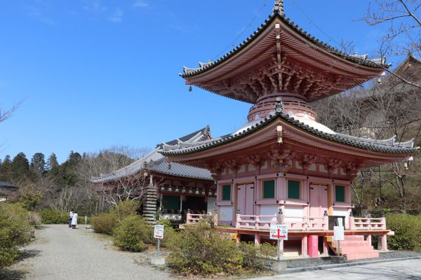 Kuil Tsubosaka-dera.