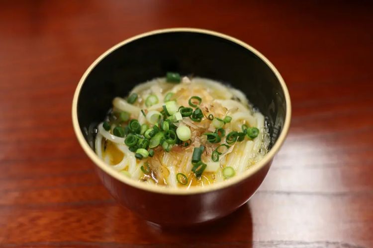 Goto Udon yang terbuat dari bahan-bahan khas Nagasaki (Visit Kyushu).