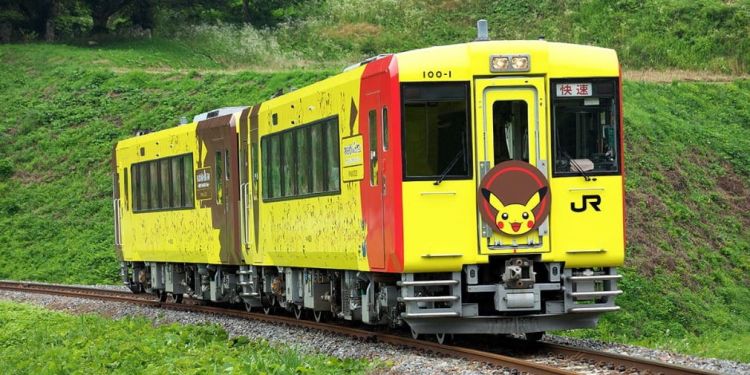 Kereta wisata POKEMON with YOU yang lucu (JR East).