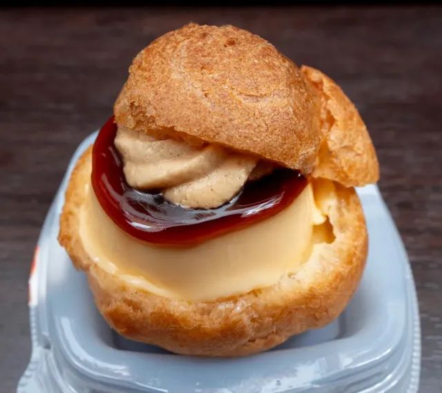 Perpaduan cream puff dan pudding yang nikmat (SoraNews24).