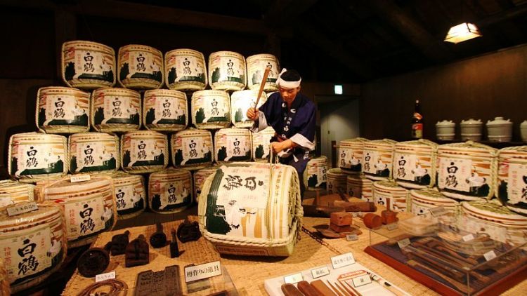 Pusat pembuatan sake di Distrik Nada (Japan Guide).