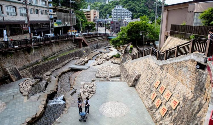 Kawasan Arima Onsen dengan pemandangan yang indah (Japan Cheapo).