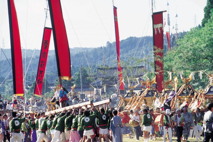 Parade panjang di Okuma Kabuto Festival (Ishikawa Travel).