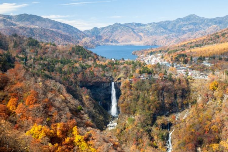 Air Terjun Kegon, salah satu air terjun yang terkenal di Jepang, wajib dikunjungi ketika musim gugur