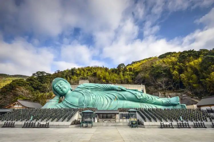 Nehanzo Buddha atau Fukuoka Daibutsu.