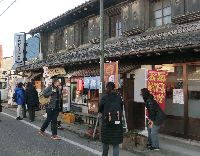 Hotakajuku yang dipenuhi bangunan kayu tradisional zaman Edo