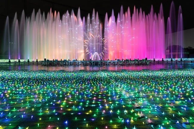 Air mancur raksasa di Yomiuri Land Jewellumination 2024 (Yomiuri Land)