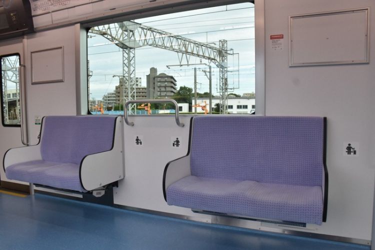 Gerbong keenam dari kereta seri 4000 Fukuoka City Subway