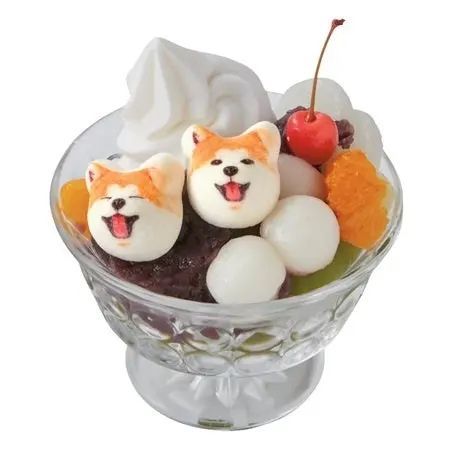 Marshmallow Akita Inu.